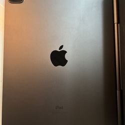 📱 iPad Pro 11” 3rd Gen (Wi-Fi + Cellular) + Magic Keyboard – Great Condition!