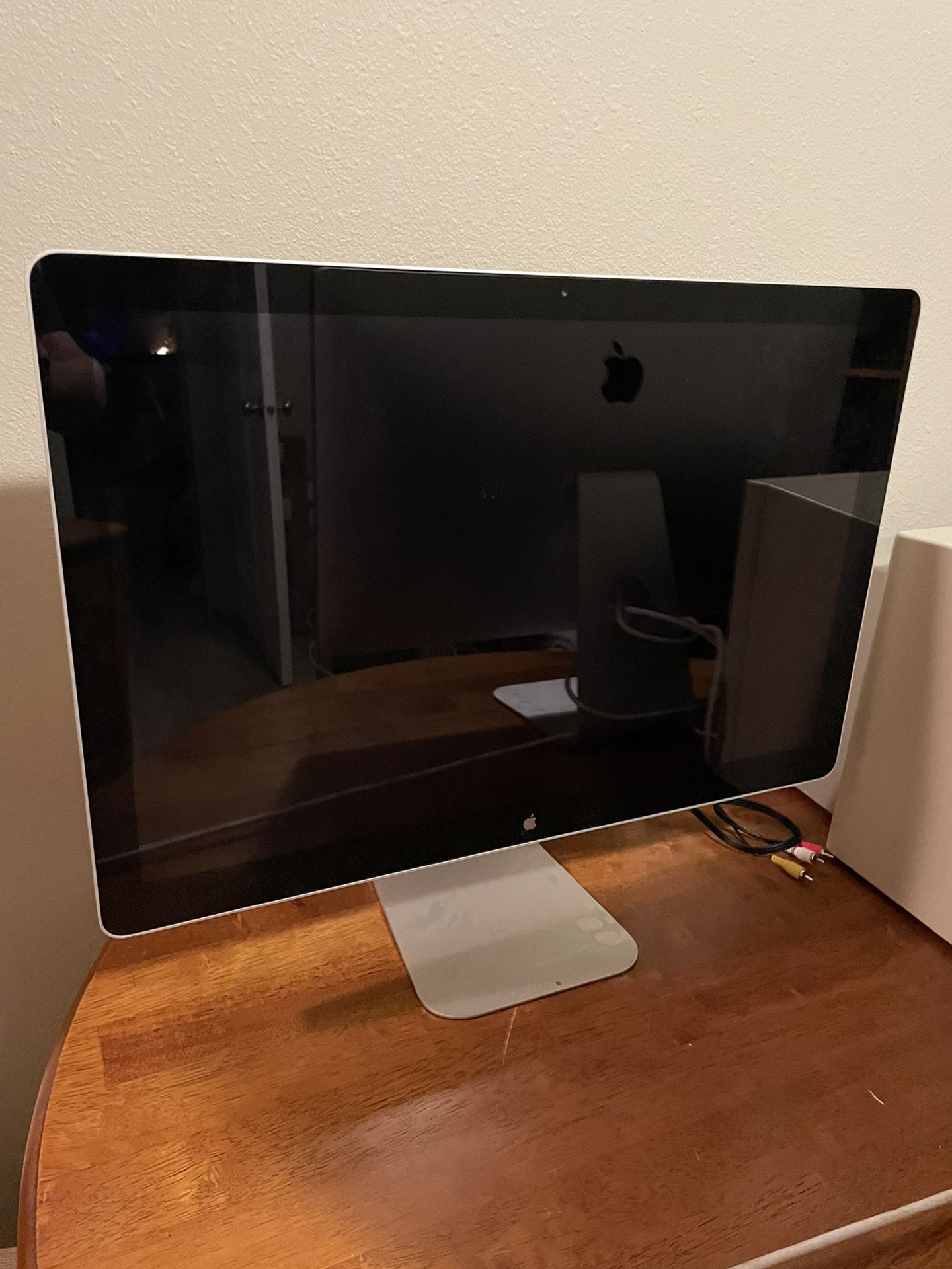 Apple LED Cinema Display 24”