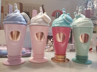 V . V . LOVE ICE CREAM BODY MISTS