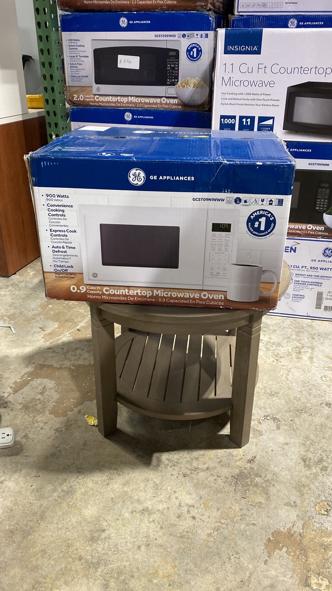 GE 0.9 Cu. Ft. Capacity Microwave Oven  3 PCS $127