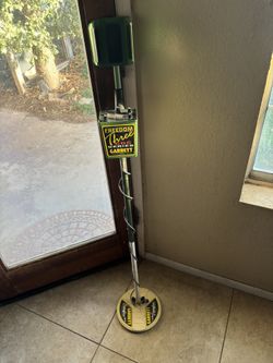 Vintage Garrett Freedom Three Series Metal Detector With Crossfire 7 Search Coil 