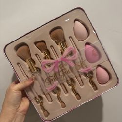10 Piece Bow Make Up Brush Set🎀✨