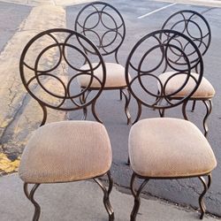 4 Table Chairs