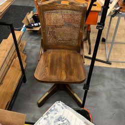 Swivel Chair With Caned Back 