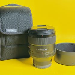 Sony FE 85mm F1.4 GM G Master E-mount Lens with Hood, Case