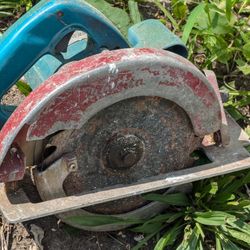 Several Electric Circular Saws, Most With Blades $25 - $15 ea Long Hand Saws $5 ea, Other Types Also