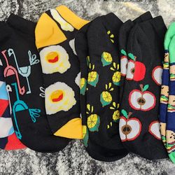 Random socks New as seen Argyle, Bird, egg, fruit, apple, burger

Pick up 77095 near telge/west