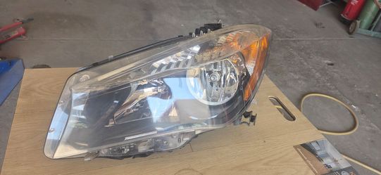 2014-2019 MBZ CLA 250 LEFT AND RIGHT HEADLIGHTS