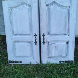 Antique decor 32in wide 35in tall 