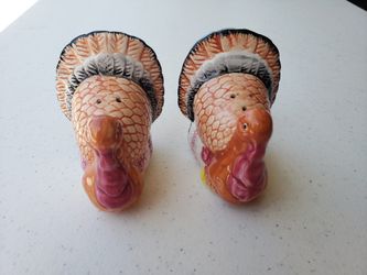 Thanksgiving turkeys salt/pepper shakers