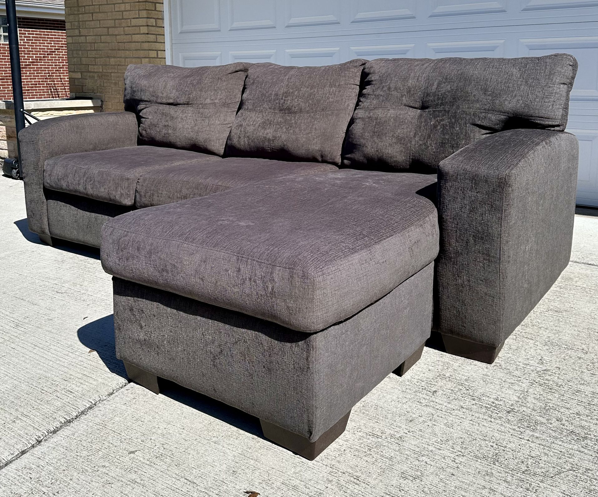 Nice L shaped sectional couch with  chaise   (Free Quick Delivery Available)