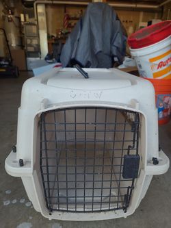 Dog crate
