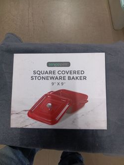 SQUARE COVERED STONEWARE BAKER 9" X 9 "