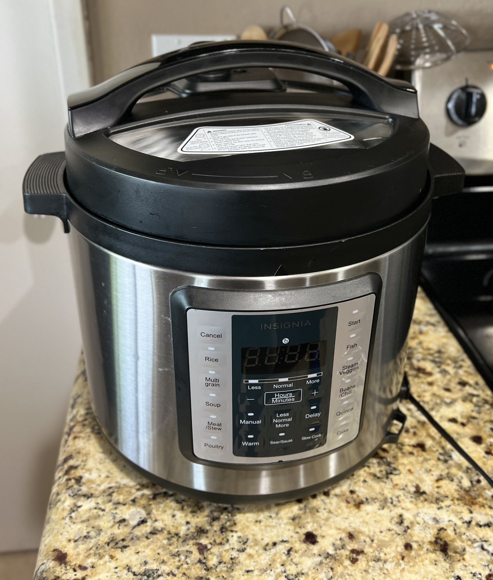 Insignia 6 Qt. Multi function pressure cooker - Cookers & Steamers