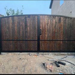 Hermoso Portón De Madera Y Metal / Beautiful Iron Wood Door 