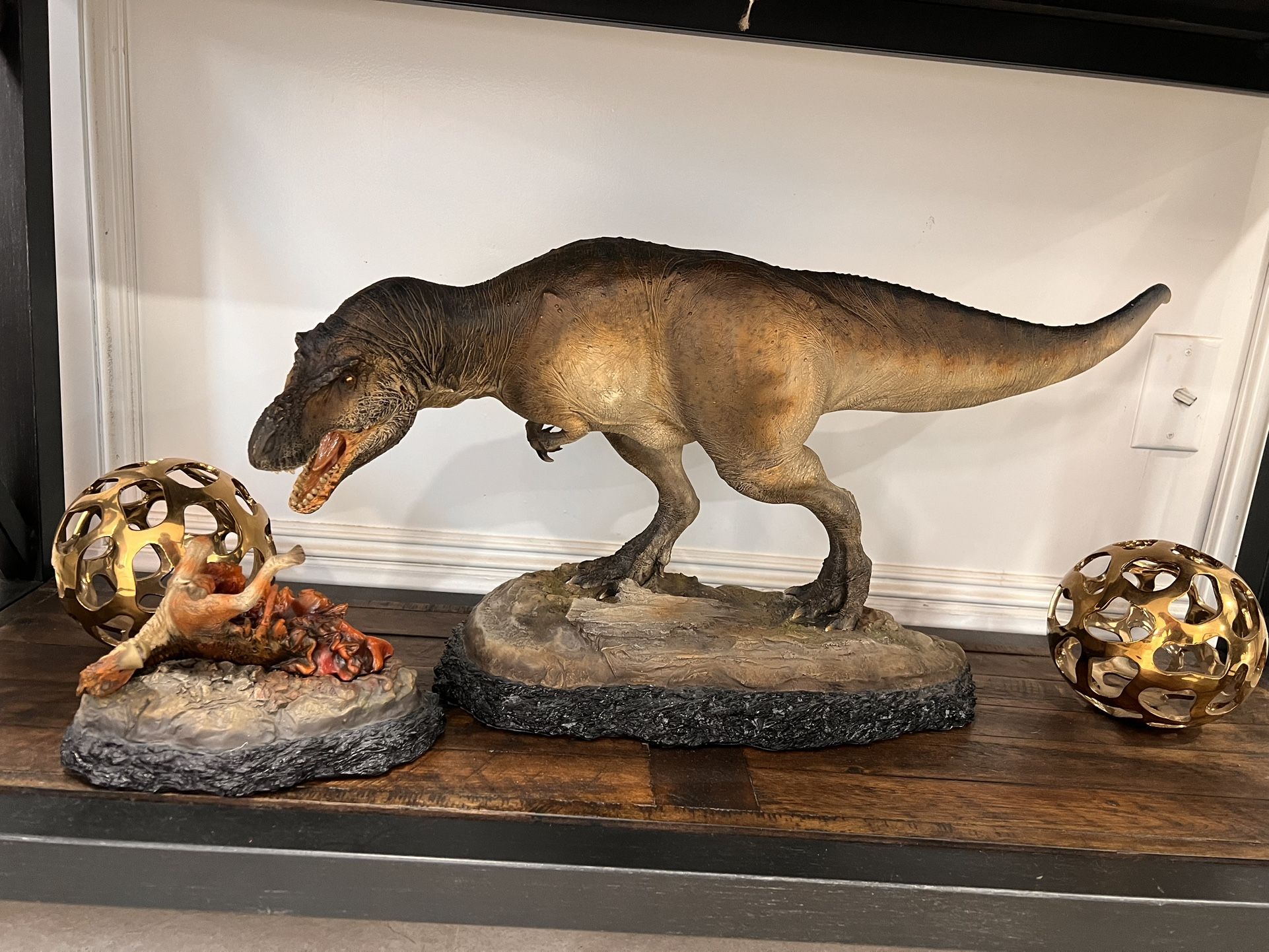 SIDESHOW DINOSAURIA T-REX THE TYRANT KING DIORMARA STATUE EXCLUSIVE
