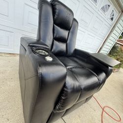 RECLINER