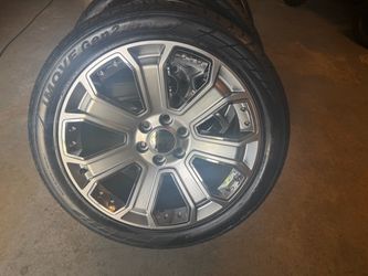 2018 GMC Denali wheels and tires
