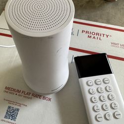 SimpliSafe 11pc Indoor Security System White Accessories Remote included