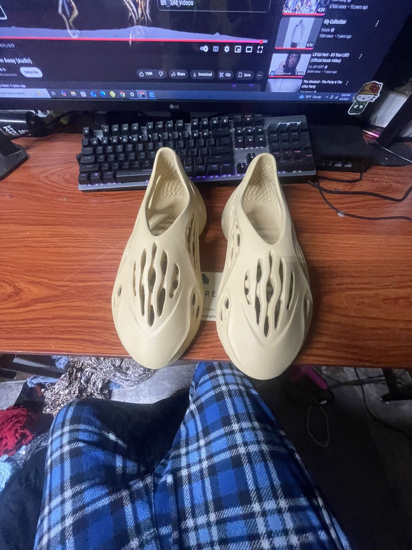 Foam Runners Cream