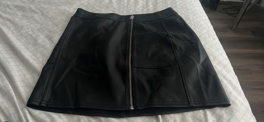 Express leather skirt size 6