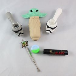 New Star Wars Stoner Gift Pack
Yoda Stormtrooper Pipes Clipper Lighter Stick Tools Smoke accessories