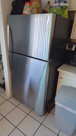 Fridge GE 1 year old