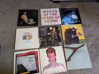 20 - Vintage vinyl records (( sold as a bundle))