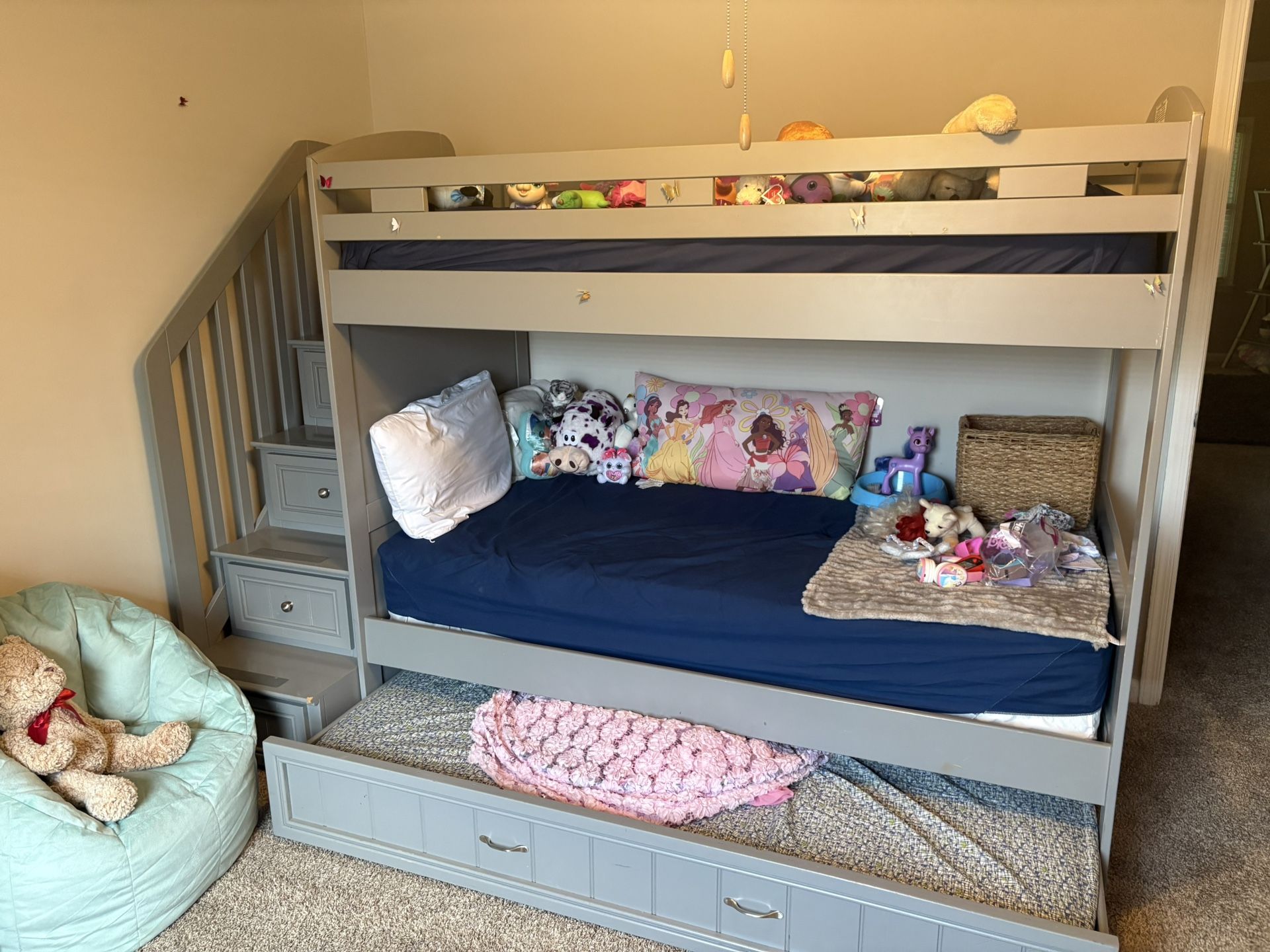 Bunk bed With Additional pull Out Trundle