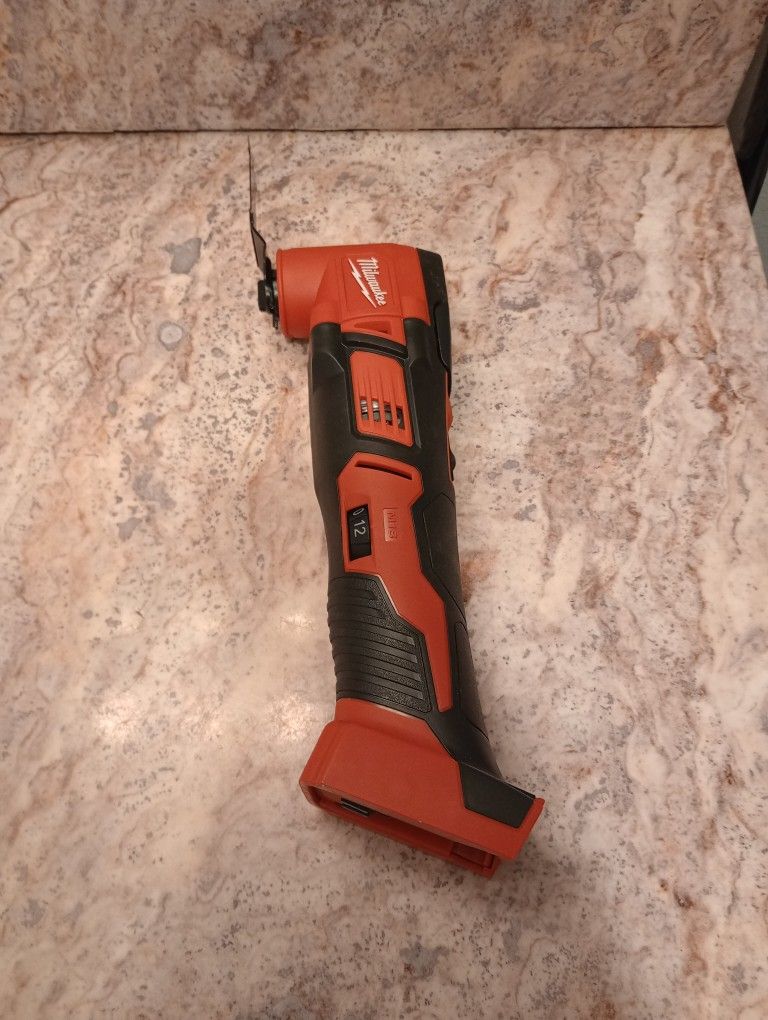 Multi Tool Milwaukee M18 Nuevo 