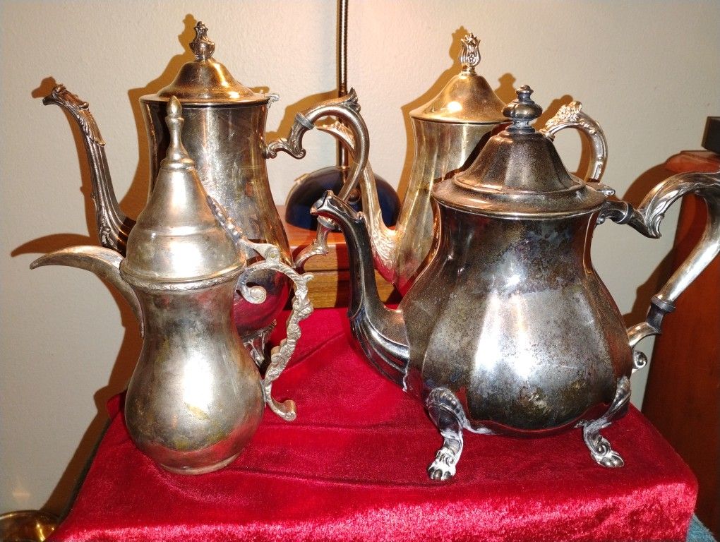 4 Vintage Tea Pots 
