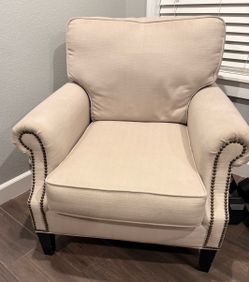Comfortable Off White Chair