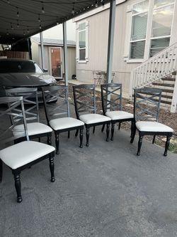 Vendo 6 Sillas 🪑 Recien Tapizadas Casi Nuevas 