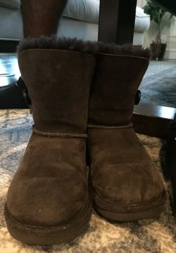 Kids Ugh boots Size 13