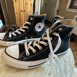 Black Converse/Chuck Taylor/All Stars/High Tops/Like New/Worn Once/Size 8 Women/Men 6