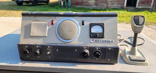 Vintage 1960s Motorola Tube Dispatcher Base Radio + Desk Mic L53KBS-1100A