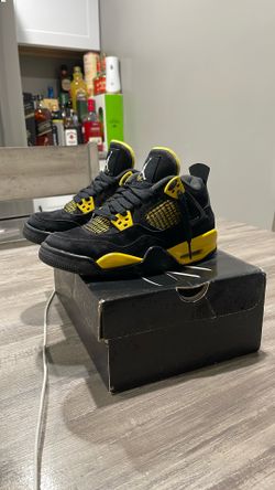 Size 4, Jordan, Four Thunders (used 5