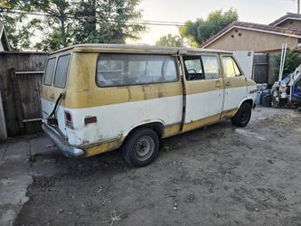 1974 Chevrolet Beauville Van with Title (Project)