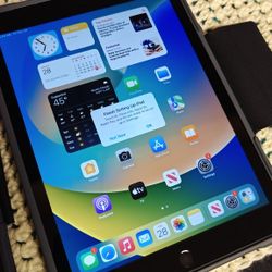 iPad 5 Th  Generation 32 GB Like New 