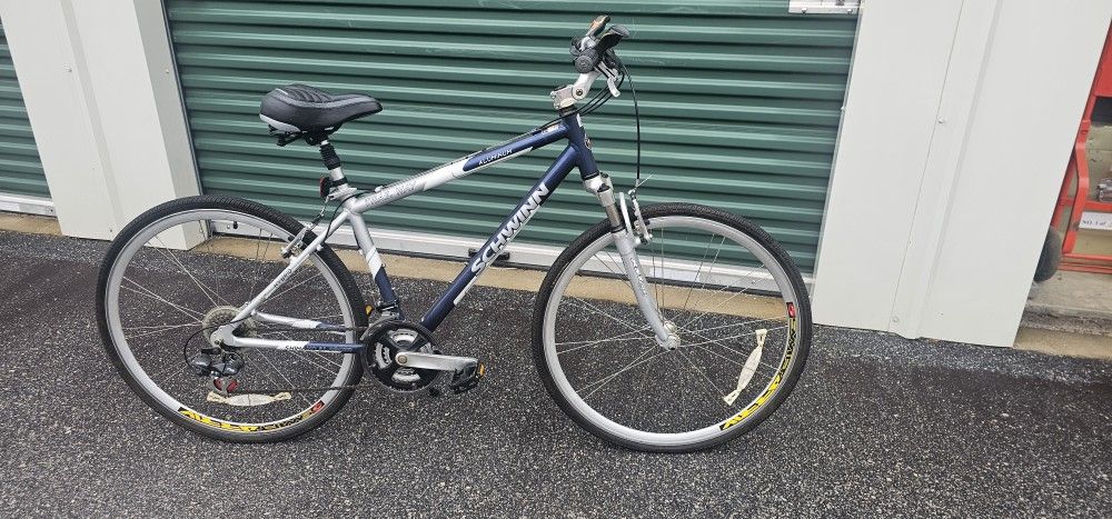 Schwinn Hybrid Bike