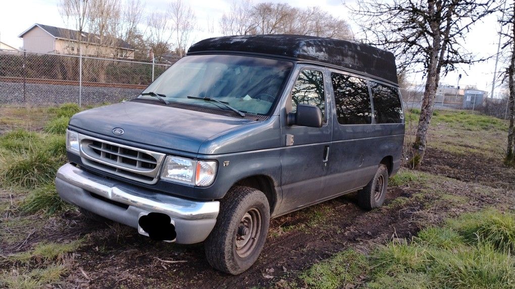 1998 Ford Club Wagon