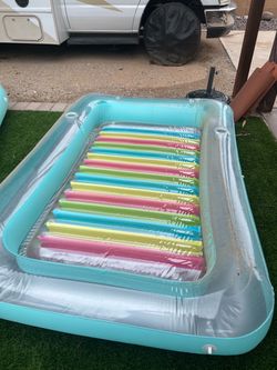 Extra large floats/pools Extra large floats/pools