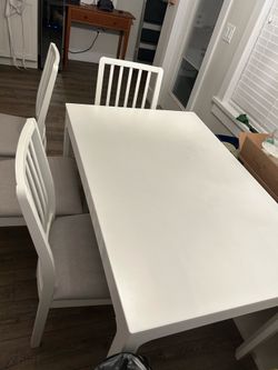 White Extendable Dining Table with 4 Chairs