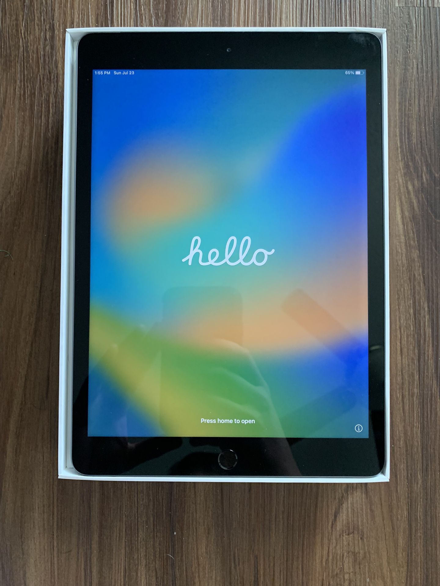 Like New iPad 8th Gen Wi-Fi+cellular