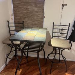 Table & Chairs