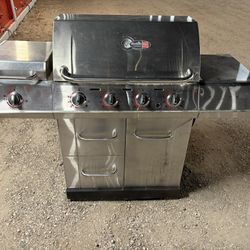 Charbroil Infrared Gas Grill , 4 burner /  w accessory’s