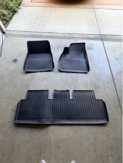 Tesla Model 3 Weatherproof Floor Mats (3-Piece Set)