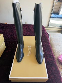 Michael kors boots 6”
