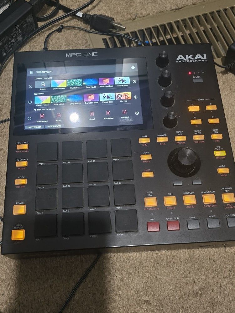MPC ONE AKAI PROFESSIONAL