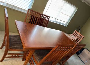 Beautiful Craftsman style 6ft Dining Table good condition - plus 18" insert